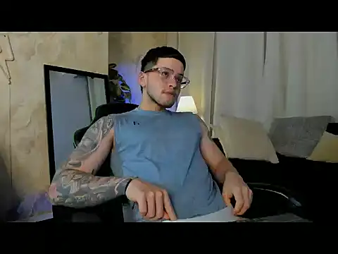 Chat +18 de RONNY_COLTON ao vivo