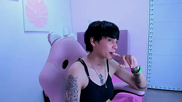 ivyheat3's Live XXX Chat