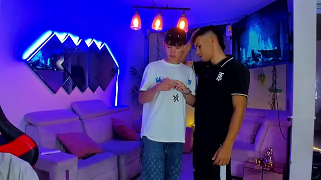 Houseofwarrios Adlı Modelin Canlı XXX Sohbeti