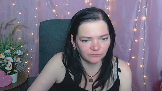 LauraFinn 现场XXX聊天