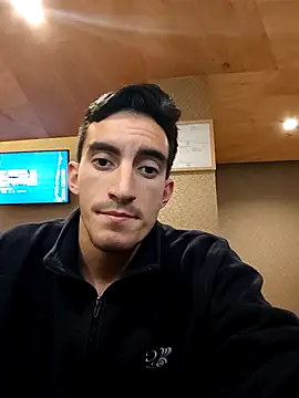 TommyMomentumn Webbikameraesitys