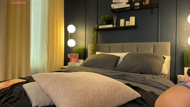 AdriaNochi: онлайн-секс-чат