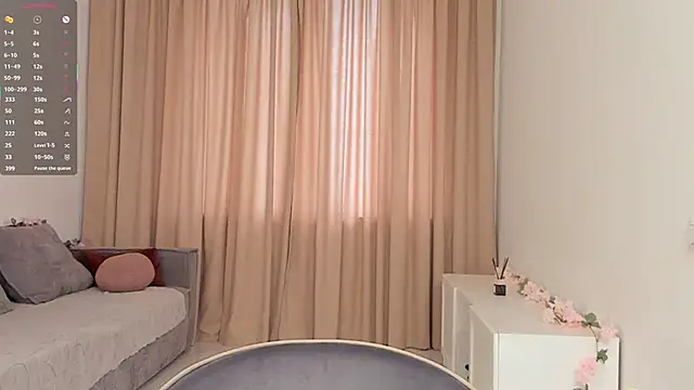 Pokazy przed kamerką – TaiteFairfield