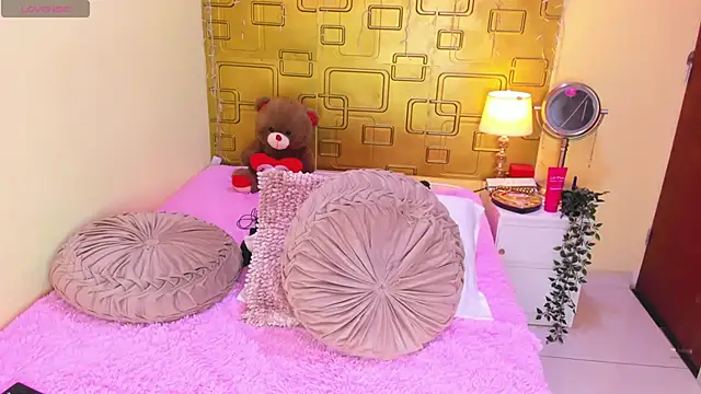 Julia_Haye: απευθείας συνομιλία ΧΧΧ