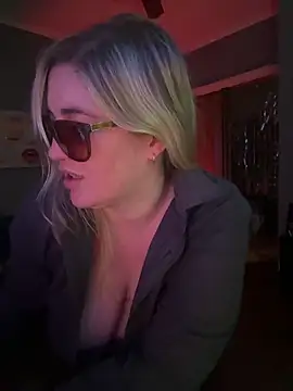 Granlady7 Adlı Modelin Canlı XXX Sohbeti