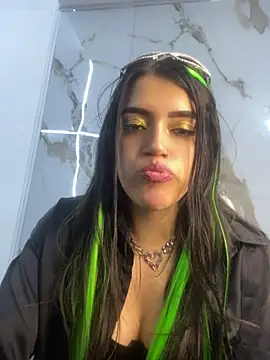 Chat +18 de IsaDiiaz ao vivo