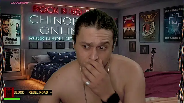 Онлайн чат XXX chino_roz