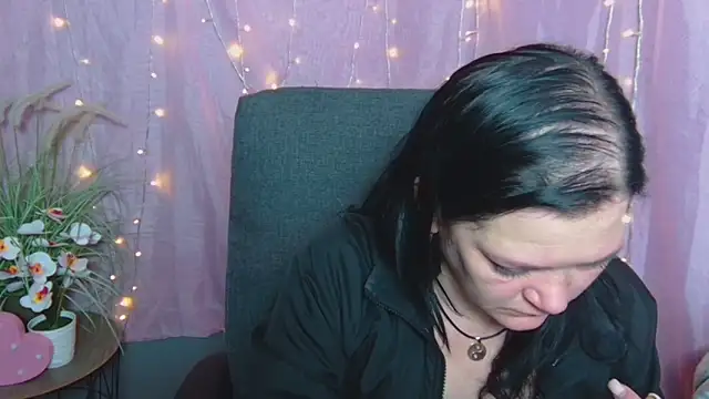 Chatroom XXX en direct de LauraFinn