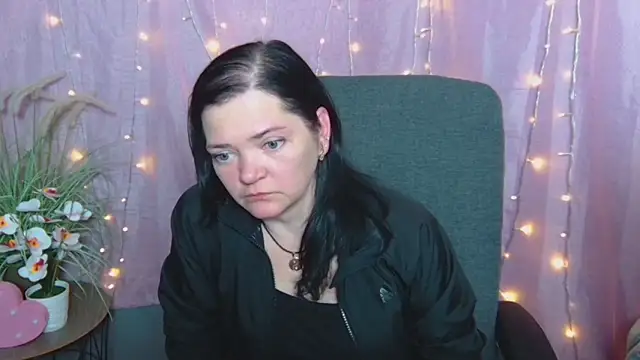 LauraFinn 现场XXX聊天