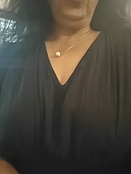 NakedMILFxのウェブカメラショー