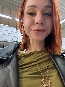 RosieSecret Adlı Modelin Canlı XXX Sohbeti