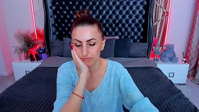 Rebecca_Diamond Adlı Modelin Canlı XXX Sohbeti