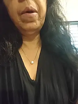 Chat +18 de NakedMILFx ao vivo