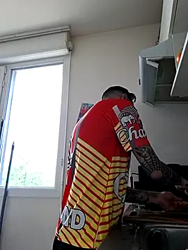 Mr_GraffitimileのライブXXXチャット