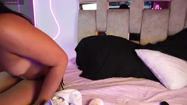 XXX chat uživo modela Petitte_Mussa