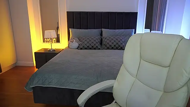 LioraFox Adlı Modelin Canlı XXX Sohbeti