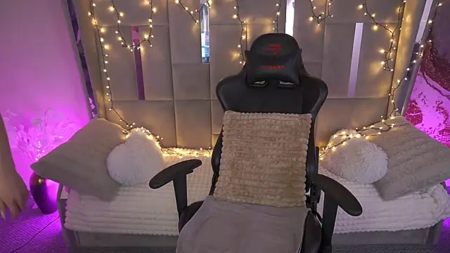 Онлайн чат XXX CozyMell