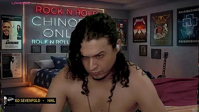 Czat XXX na żywo – chino_roz