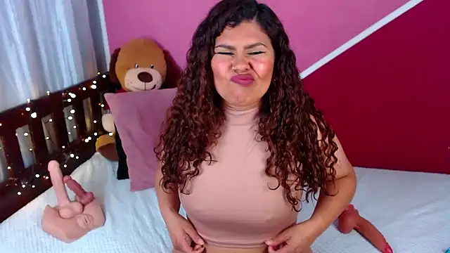 Chatroom XXX en direct de Queenamazon1