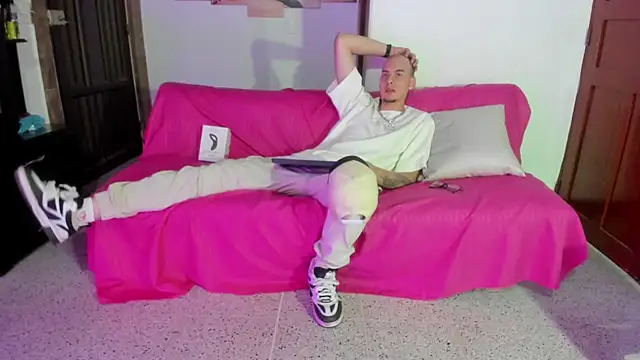 Show de Vlad__night na webcam