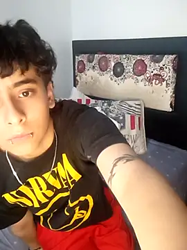 LatinHeatX22 Live XXX-Chat