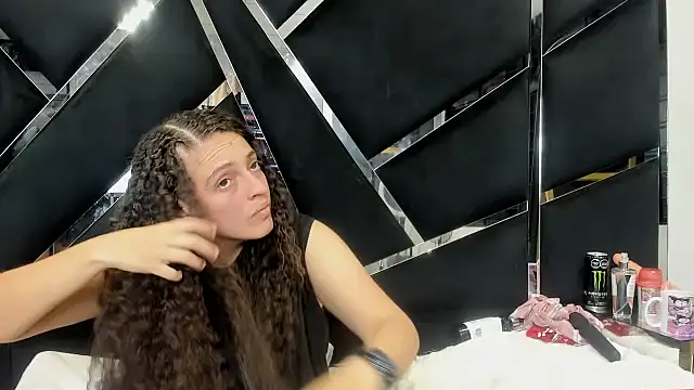 Alyssa_Noah: διαδικτυακό σόου στην κάμερα