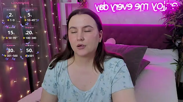 FeralPeach's Live XXX Chat