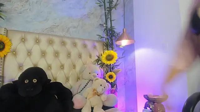 LittleeJaz Adlı Modelin Canlı XXX Sohbeti