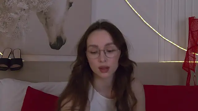 Emily_Simon Live XXX-Chat