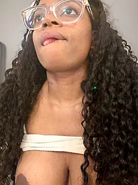 Chat XXX en directo de CharlottX