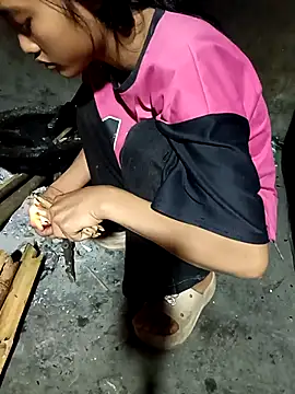 Chat +18 de Hoa-tuylip ao vivo