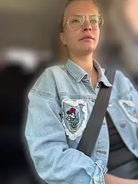 AnastasiaAniess élő XXX-chatje