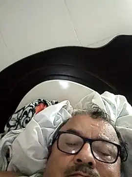 Misterymem63 Adlı Modelin Canlı XXX Sohbeti