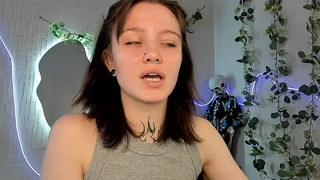 Elastikisss Adlı Modelin Canlı XXX Sohbeti