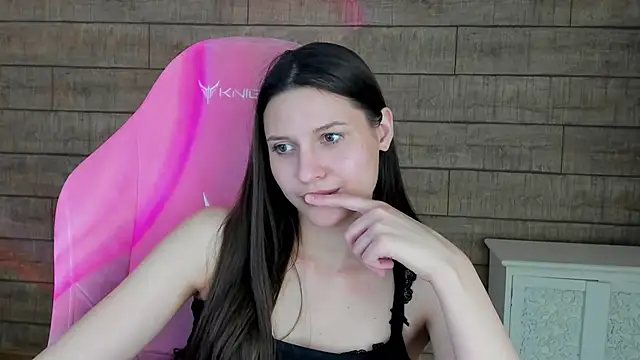 AliceVersal's Live XXX Chat