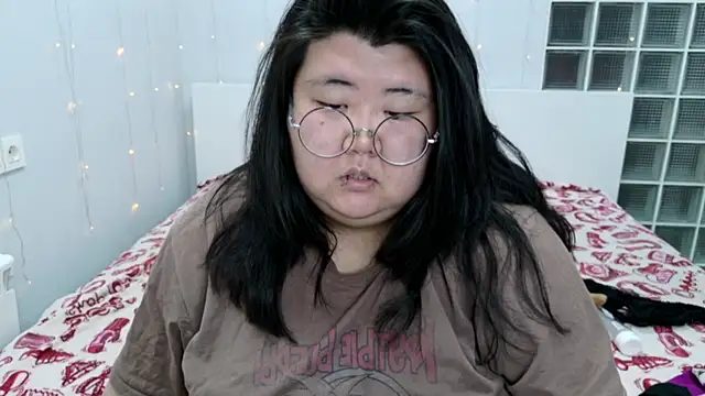 Chat XXX en directo de Nadine_asian