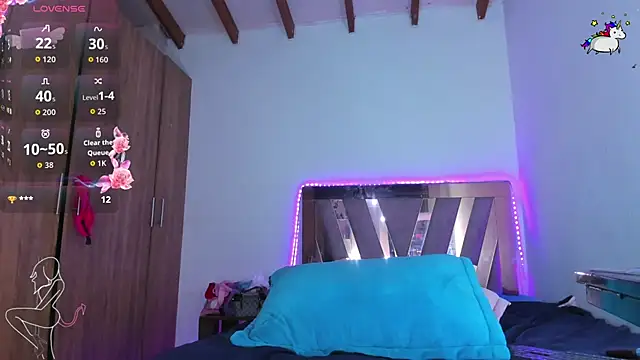 SkyeGabbyRose's Live XXX Chat