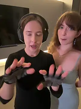 Nura_n_Sarah Pertunjukan Webcam