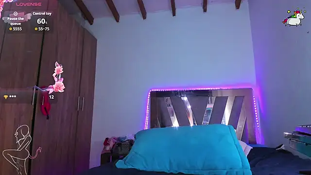 SkyeGabbyRoseのウェブカメラショー