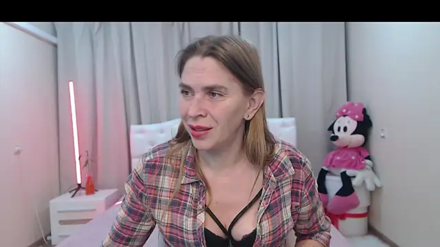 TessaDaybreak Chat XXX in diretta