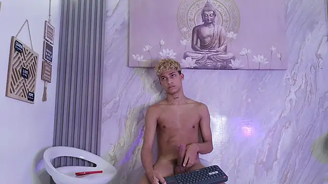 Show modela GOLD_BOYS na web-kameri