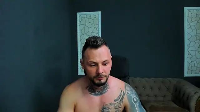 BrianHunts live XXX chat