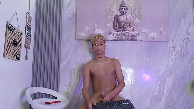 GOLD_BOYS Pertunjukan Webcam