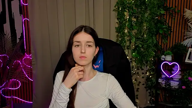 EmiliaDentのライブXXXチャット