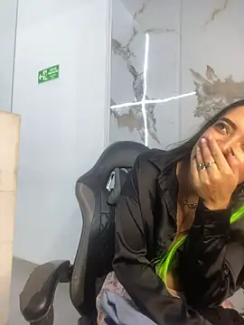 IsaDiiaz Live XXX-Chat