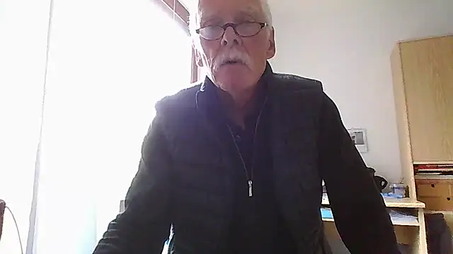 super-snoopy webcam show