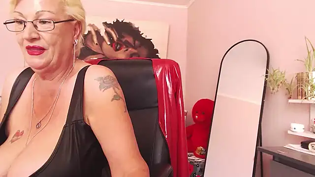 LaylaMilf Live XXX-chat