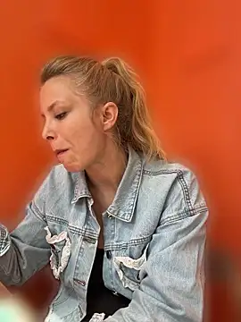 AnastasiaAniess' Live XXX Chat