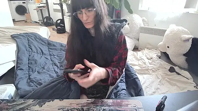 Show modela CeriseLapine na web-kameri