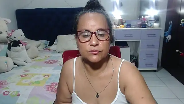 pervert_mommy_'s Live XXX Chat